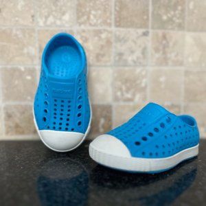 Native Jefferson blue water shoes